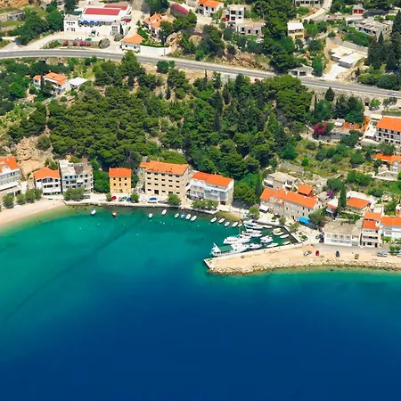 Jolara With Heated Pool Apartment *