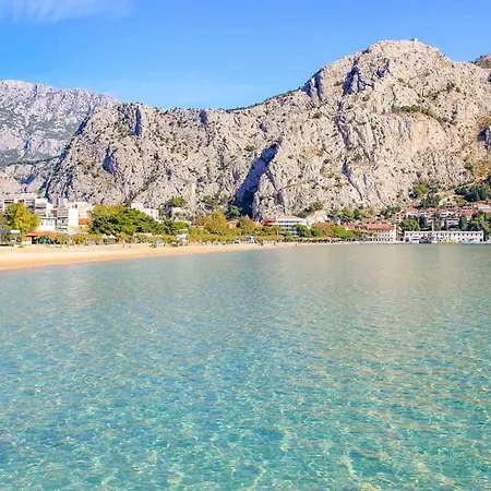 Jolara With Heated Pool Apartment *
