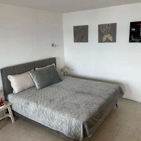 Apartament Jolara With Heated Pool Mimice